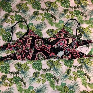 🔆2/$8 NWT MEDIUM SWIM TOP